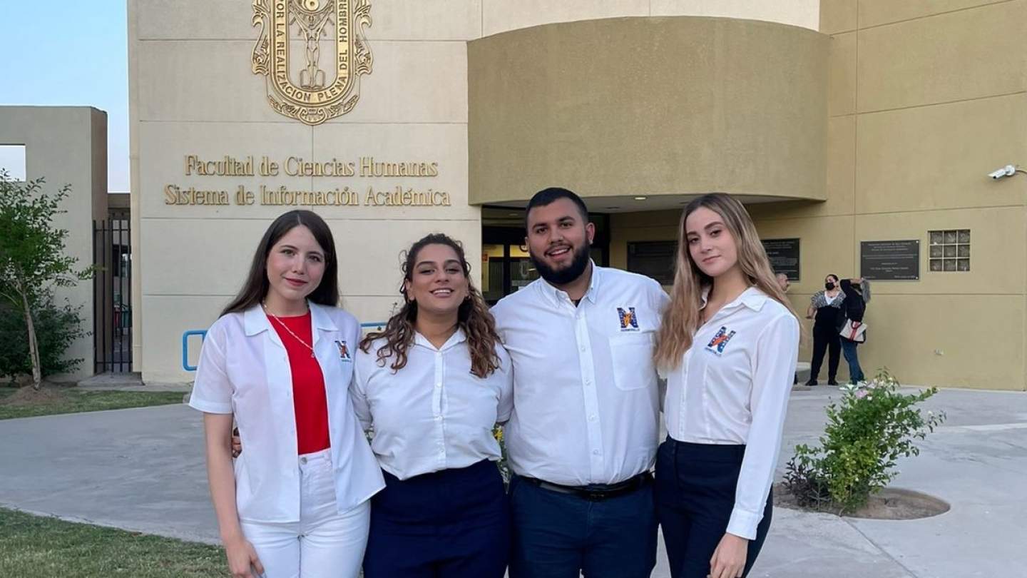 Destaca Bycenes en evento académico internacional de enseñanza de la historia